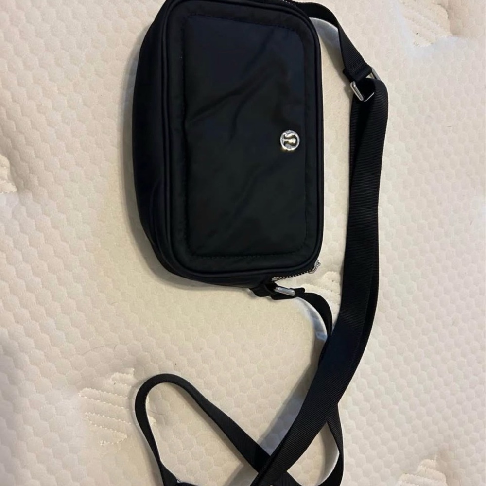 lululemon athletica Black Crossbody Bag - Picture 2 of 4